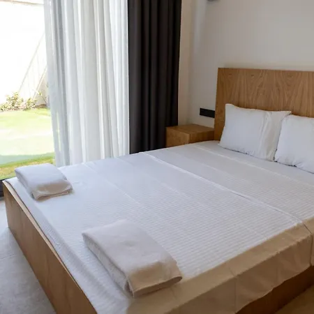 Vila Merkez Havuzlu Odalarbanyolu
